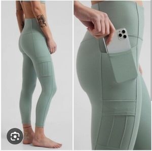 NWT salutation cargo 7/8 tight